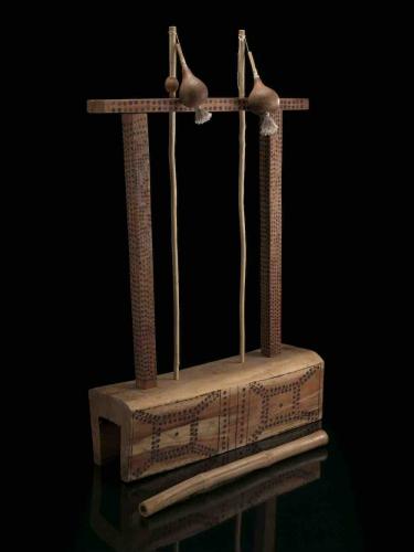 Mba’e Marangatu. Pai Tavytera wooden altar