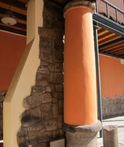 Inka wall and column