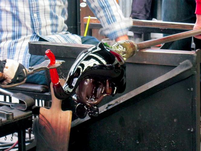 The making of a glass oysteratcher rattle