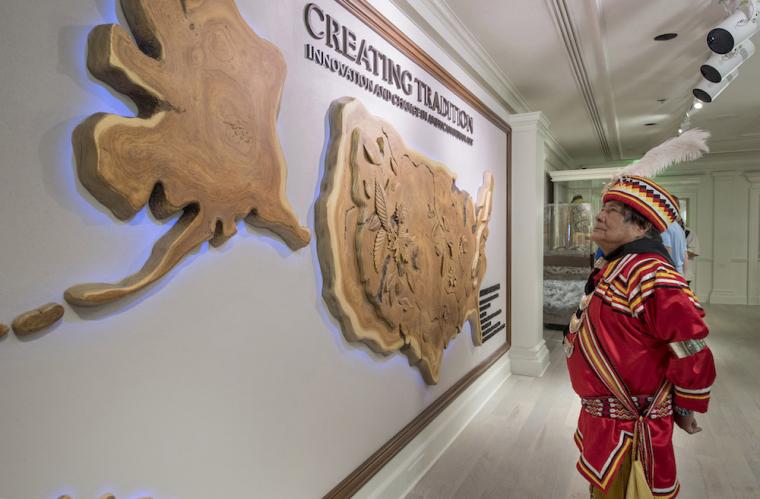 Seminole tribal elder Bobby Henry visiting the exhibition