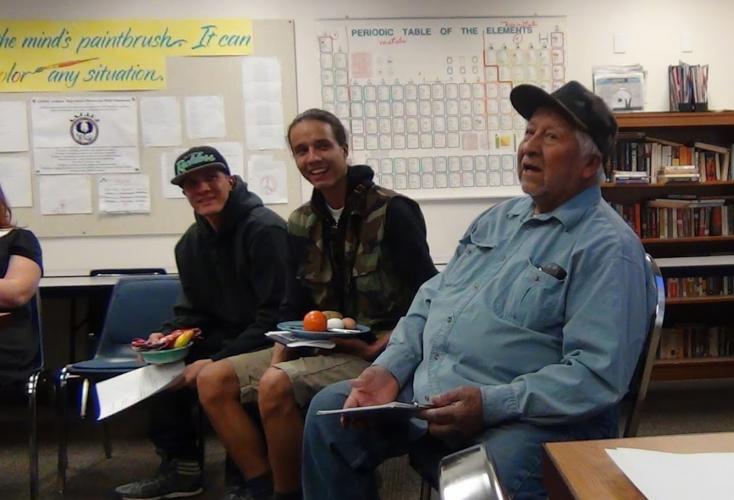 Steven James telling stories in Wašiw to class