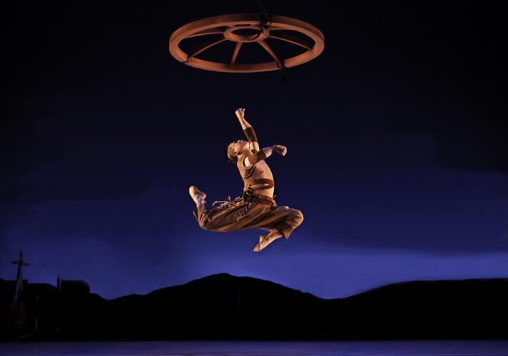 Morigen (in “Tono,”) demonstrates the athleticism and broad scope of Red Sky performances.