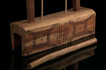 Mba’e Marangatu. Pai Tavytera wooden altar