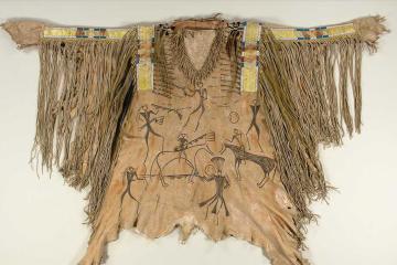 A shirt made of deerhide decorated with pictorial art